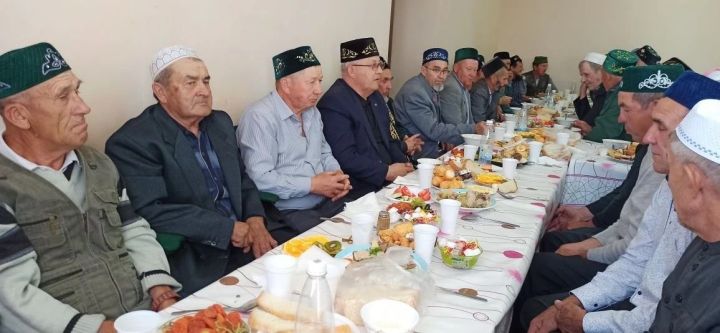 В деревне Бикулово прошел Курбан-меджлис: духовное единение и забота о ближних