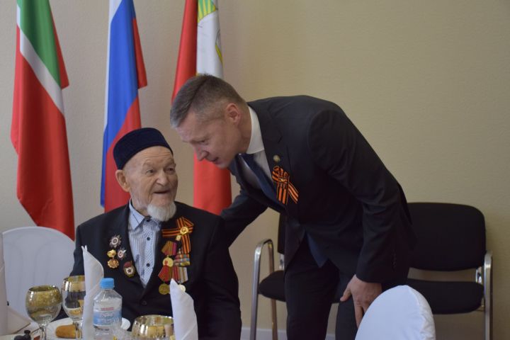 В Нурлате чествовали ветерана Великой Отечественной войны Каима Самигуллина