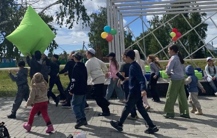 Киекле авылы мәдәният йортында Балалар көне күңелле билгеләп үтелде