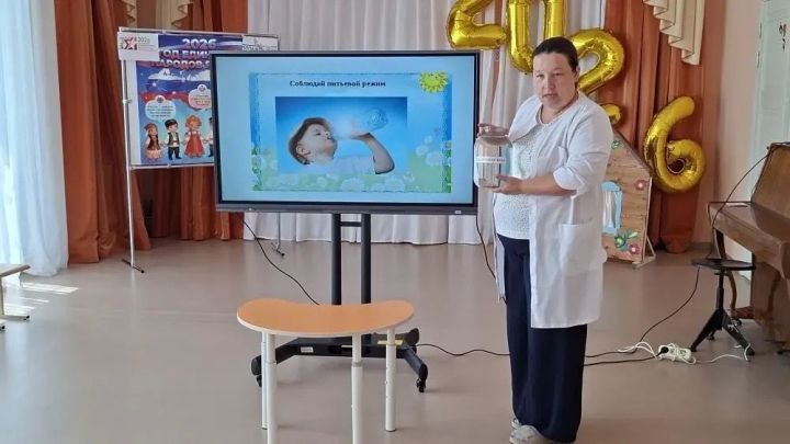 В гостях у «Солнышка»: медсестра научила дошколят летним правилам здоровья