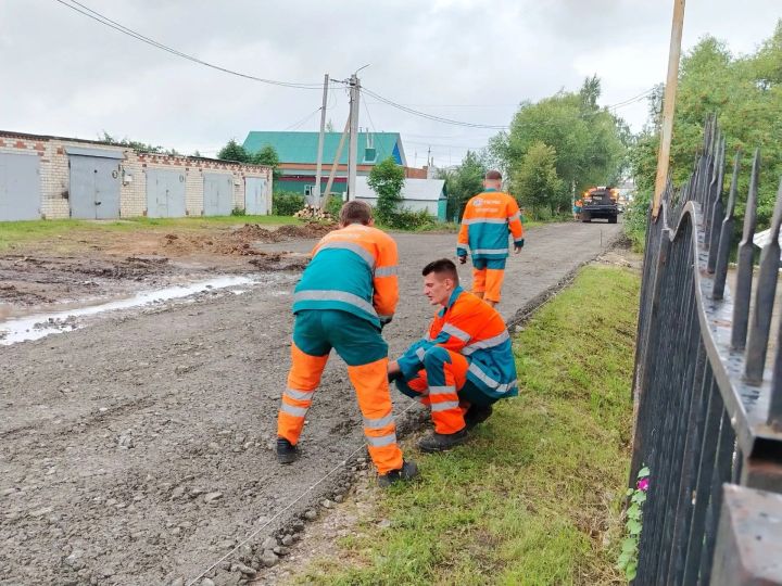 Дорожники обновляют дорогу к «Нурлат-информу»