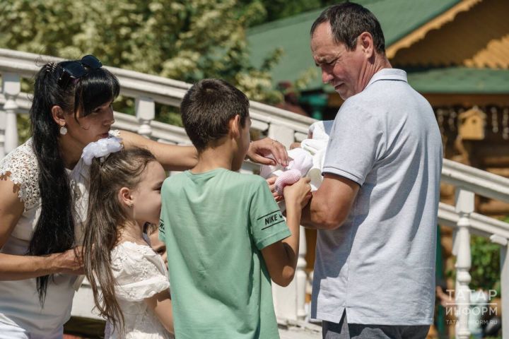 Татарстанда әтиләр дә бала карау ялын рәсмиләштерә