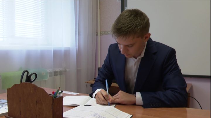 20-летний Тимур Романов будет учить второклассников Нурлатской гимназии