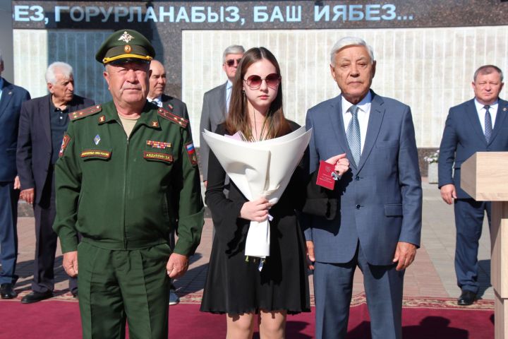 В Нурлате вручили ордена Мужества семьям погибших участников СВО