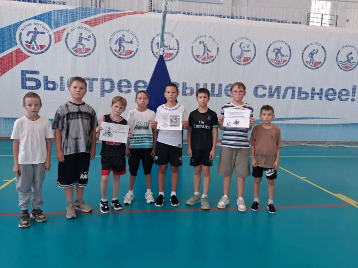Юным спортсменам напомнили о правилах дорожного движения