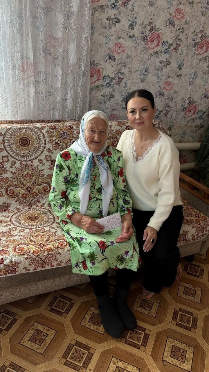 Нурлатның мәдәният бүлеге җитәкчесе район газетасына әбунә бүләк итте
